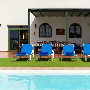 https://pico-partido-villa.in-canary-islands.com